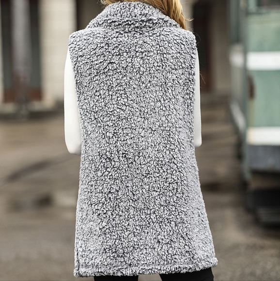 Arctic Allure Button-Down Sherpa Vest - Black - Picture 3 of 5